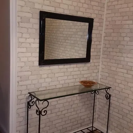 Appartement Beau F3, Renove, Calme, En Plein Centre De *
