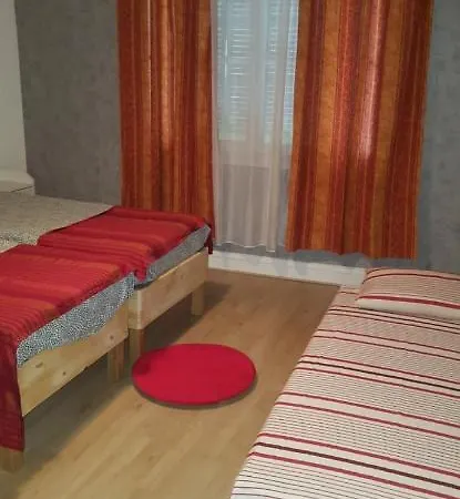 Appartement Beau F3, Renove, Calme, En Plein Centre De Nîmes