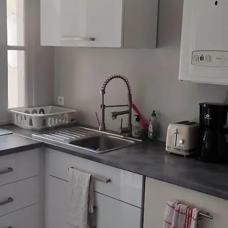 Beau F3, Renove, Calme, En Plein Centre De Apartment *
