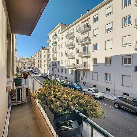 Beau F3, Renove, Calme, En Plein Centre De דירה