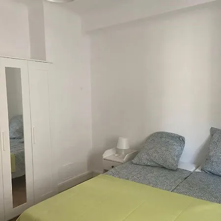 Appartement Beau F3, Renove, Calme, En Plein Centre De Nîmes