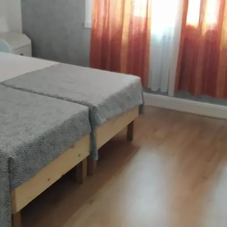 Appartement Beau F3, Renove, Calme, En Plein Centre De *