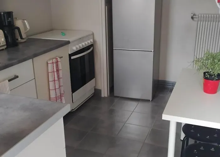 Beau F3, Renove, Calme, En Plein Centre De * Nîmes