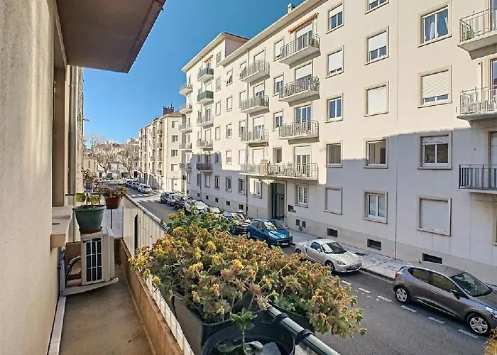 Beau F3, Renove, Calme, En Plein Centre De Lägenhet